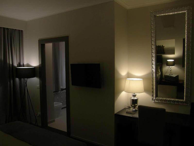 Bed and Breakfast Zuretti 61 à Milan Extérieur photo